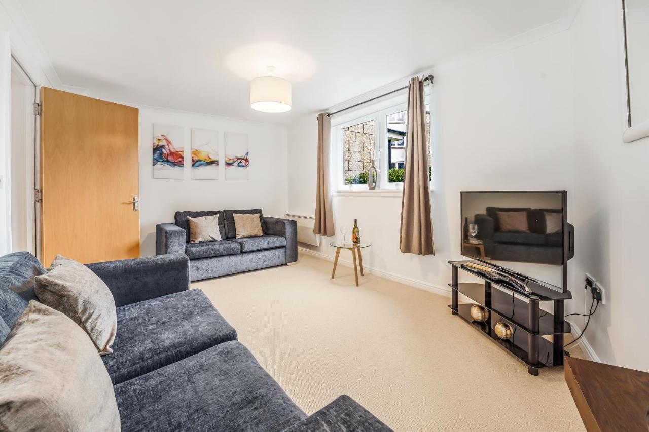 Saughton Suite With Views Of Water Of Leith 爱丁堡 外观 照片