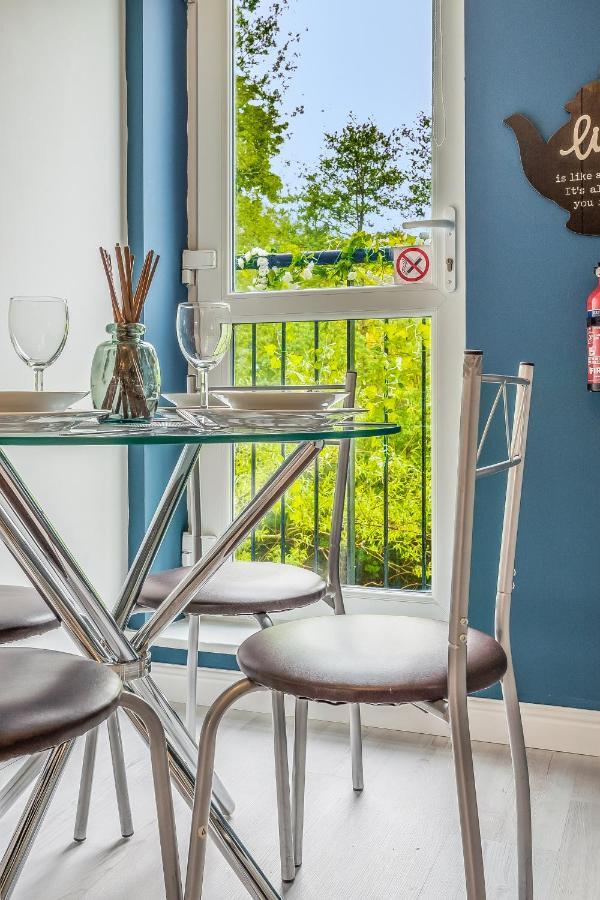 Saughton Suite With Views Of Water Of Leith 爱丁堡 外观 照片