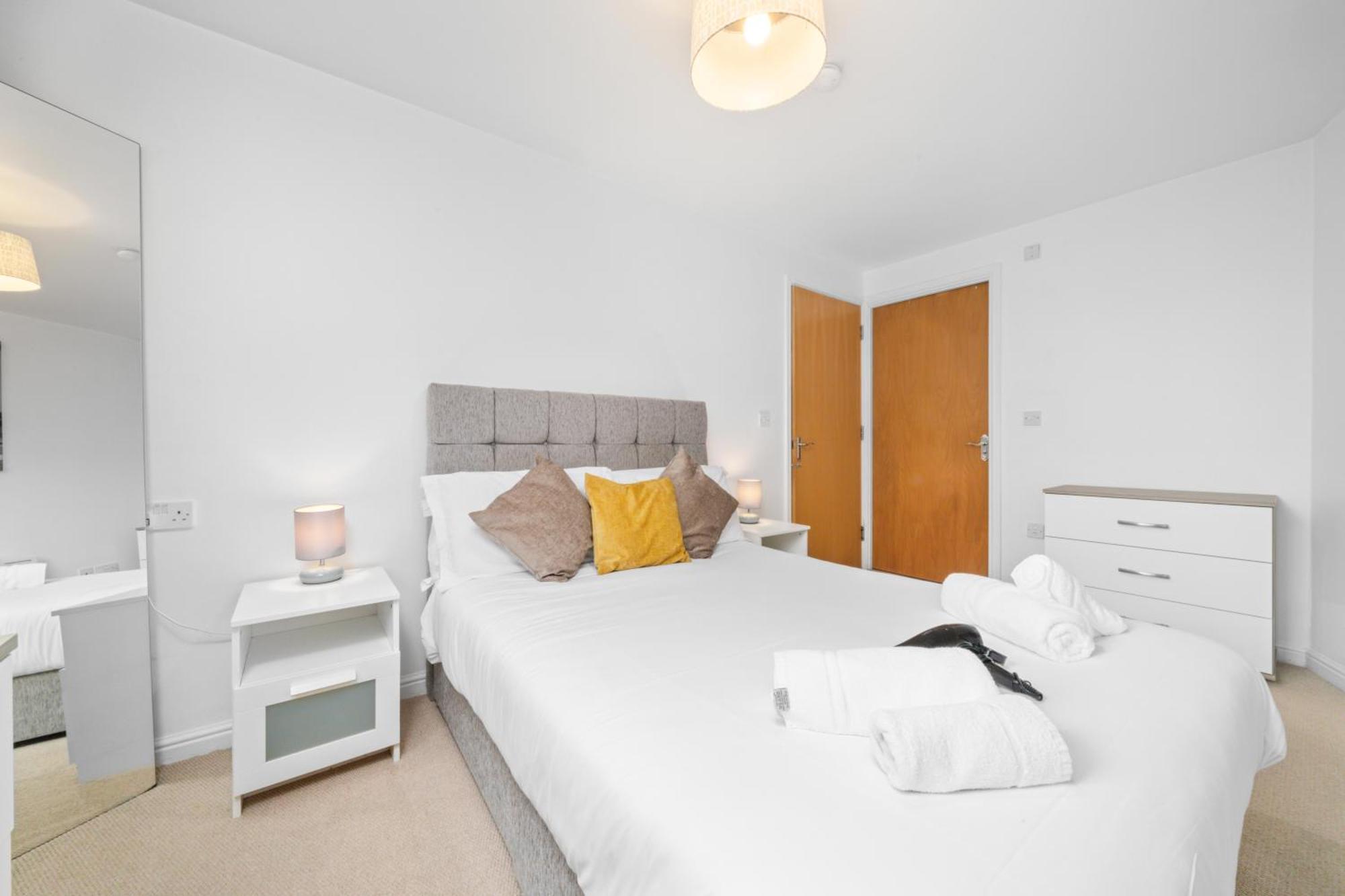 Saughton Suite With Views Of Water Of Leith 爱丁堡 外观 照片