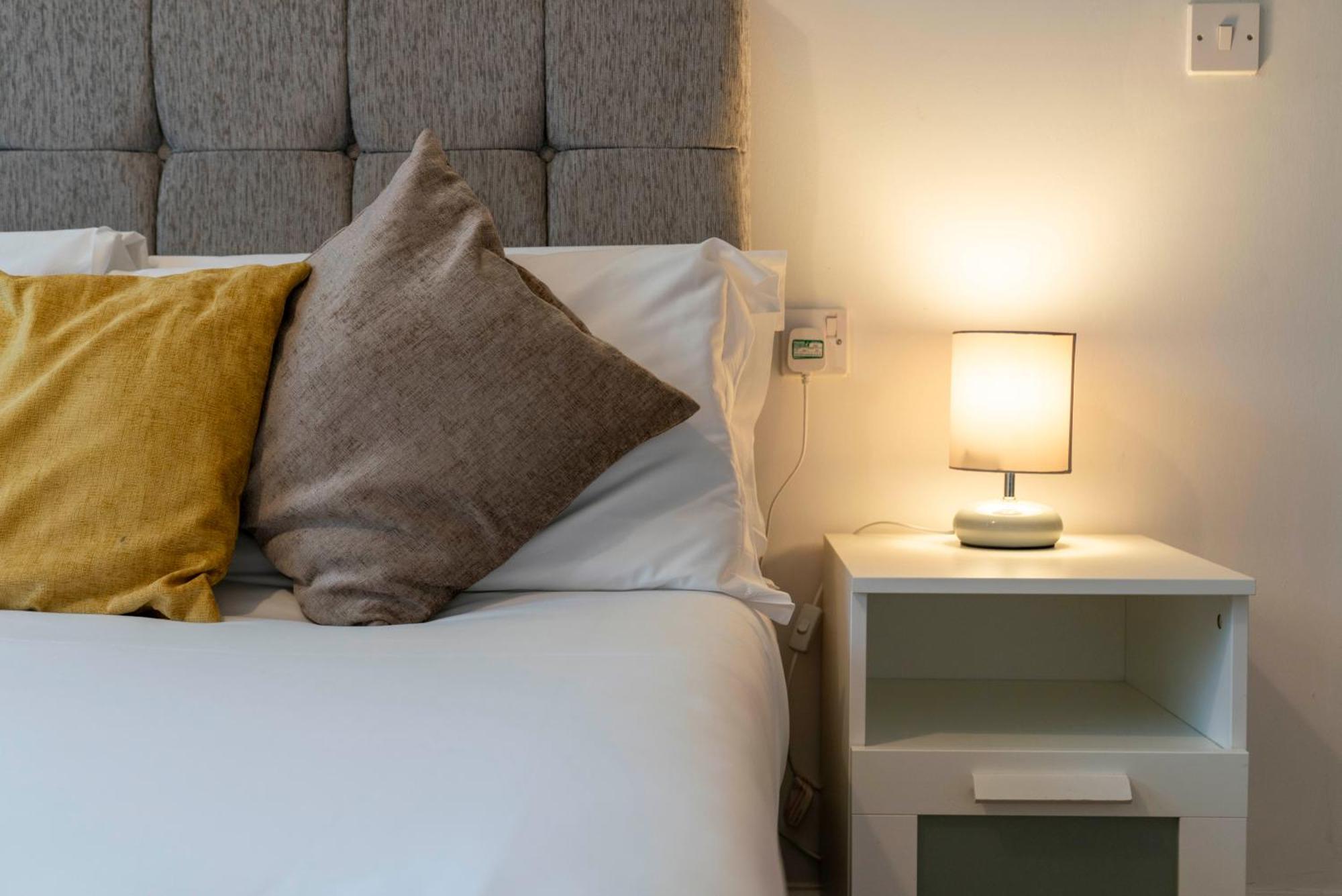 Saughton Suite With Views Of Water Of Leith 爱丁堡 外观 照片